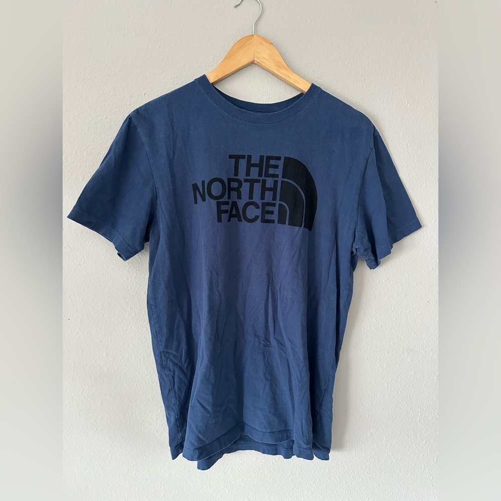 Men’s North Face T-Shirt Size M
